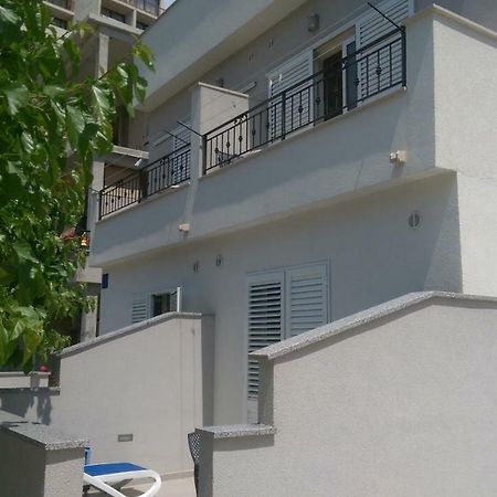 Apartmani Dina Макарска Экстерьер фото