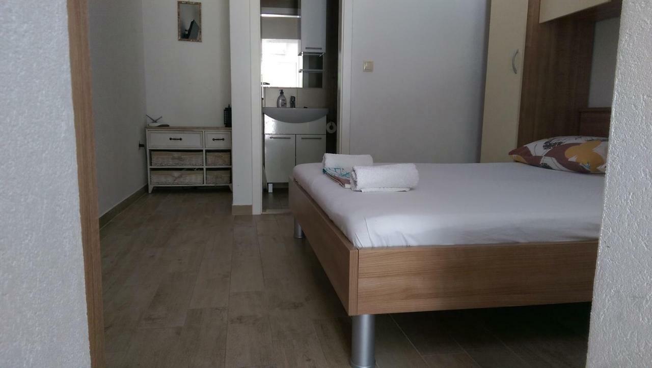 Apartmani Dina Макарска Экстерьер фото