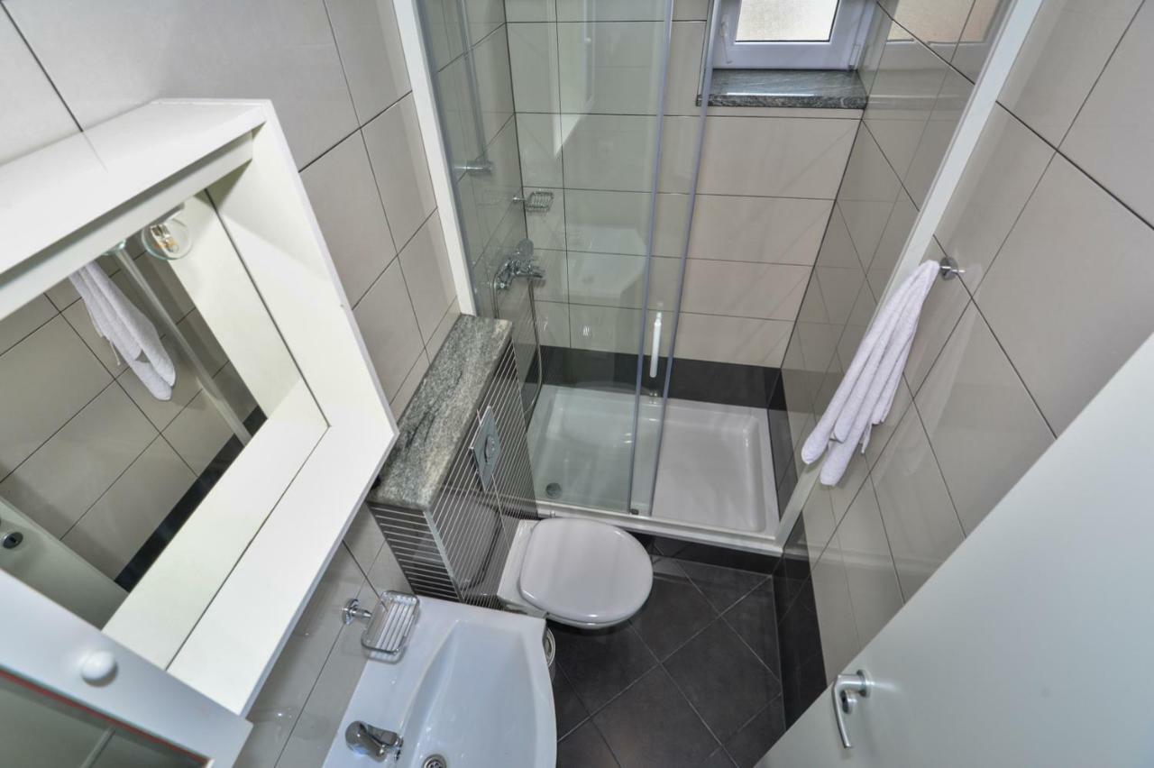 Apartmani Dina Макарска Экстерьер фото