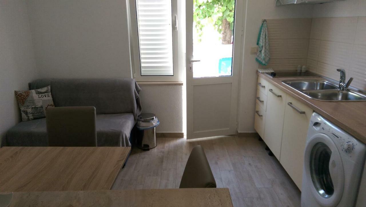 Apartmani Dina Макарска Экстерьер фото