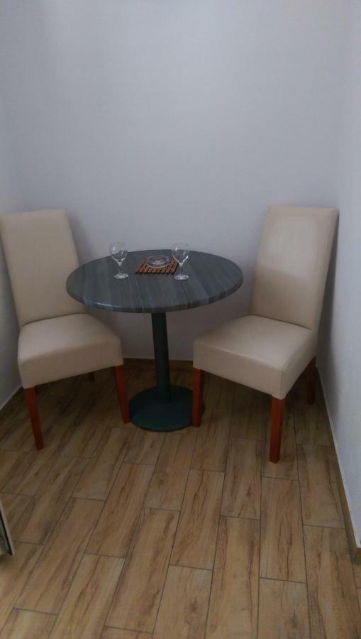 Apartmani Dina Макарска Экстерьер фото