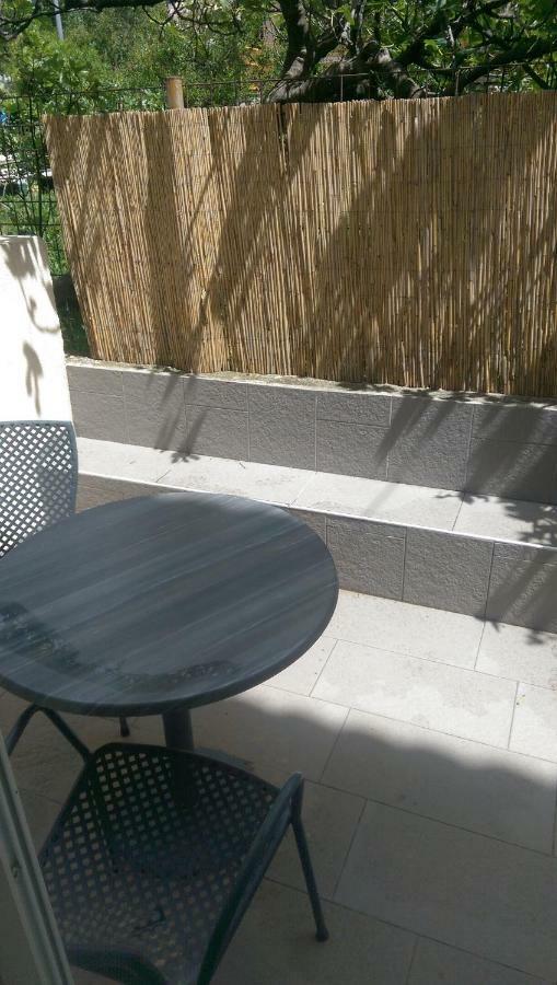 Apartmani Dina Макарска Экстерьер фото