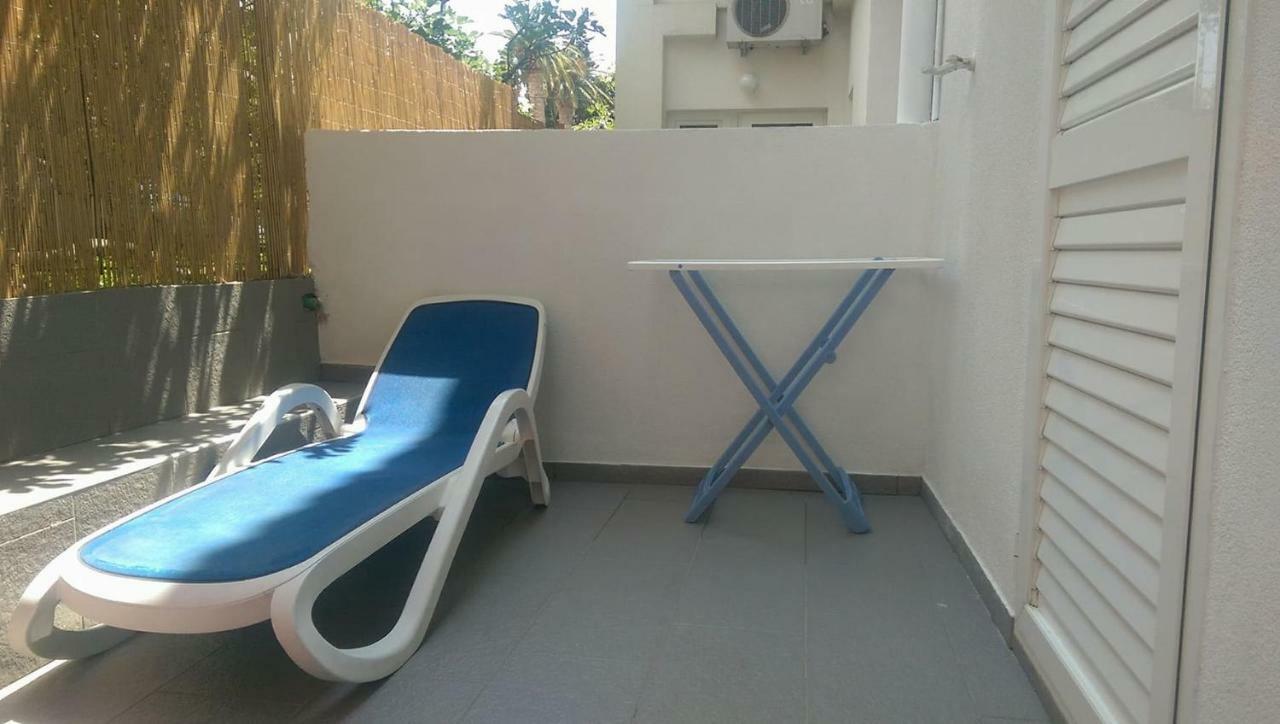 Apartmani Dina Макарска Экстерьер фото