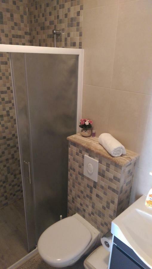 Apartmani Dina Макарска Экстерьер фото