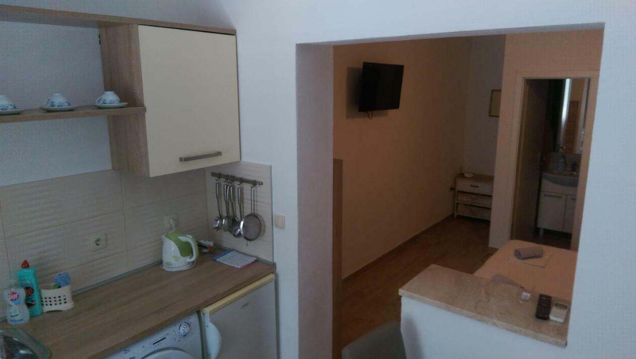 Apartmani Dina Макарска Экстерьер фото