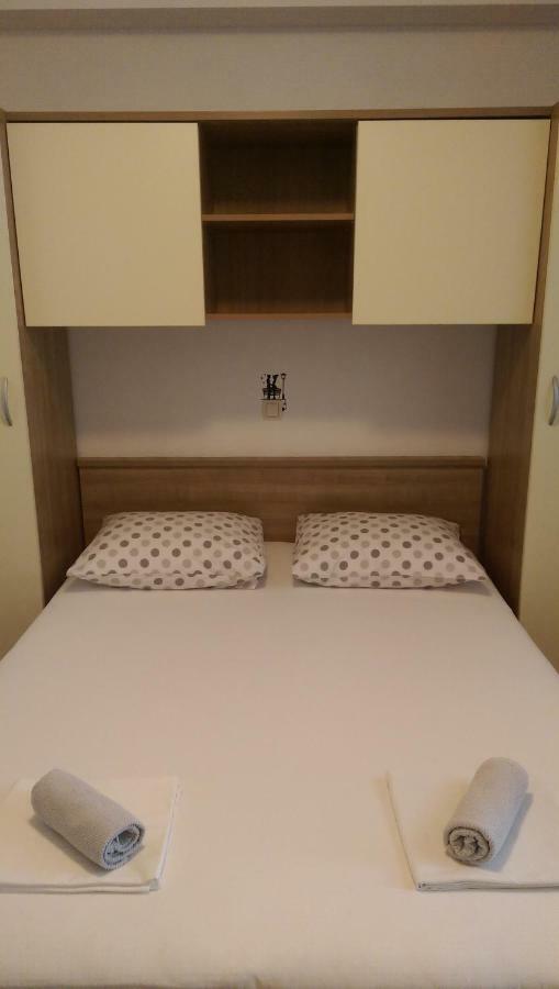 Apartmani Dina Макарска Экстерьер фото