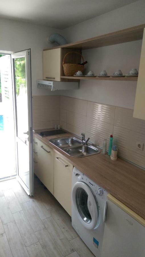Apartmani Dina Макарска Экстерьер фото