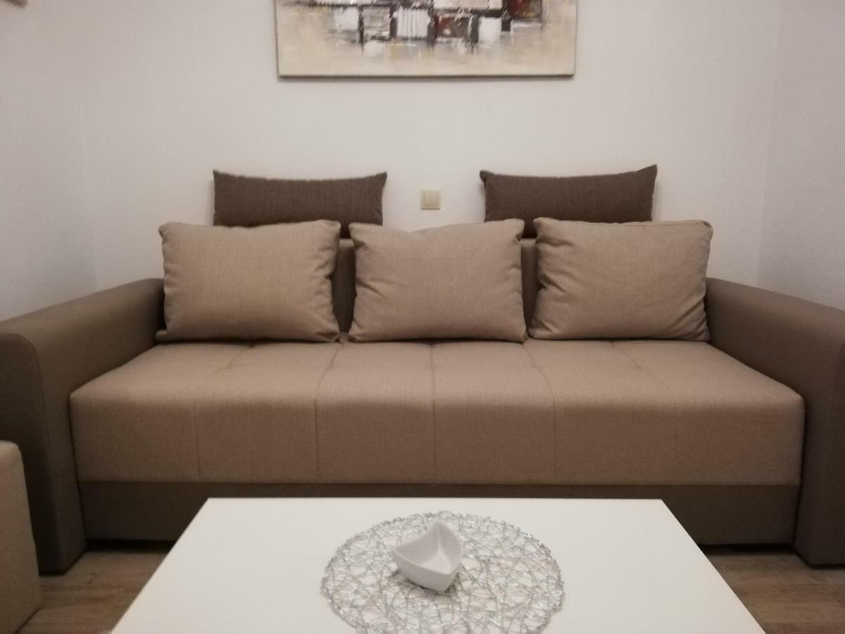 Apartmani Dina Макарска Экстерьер фото