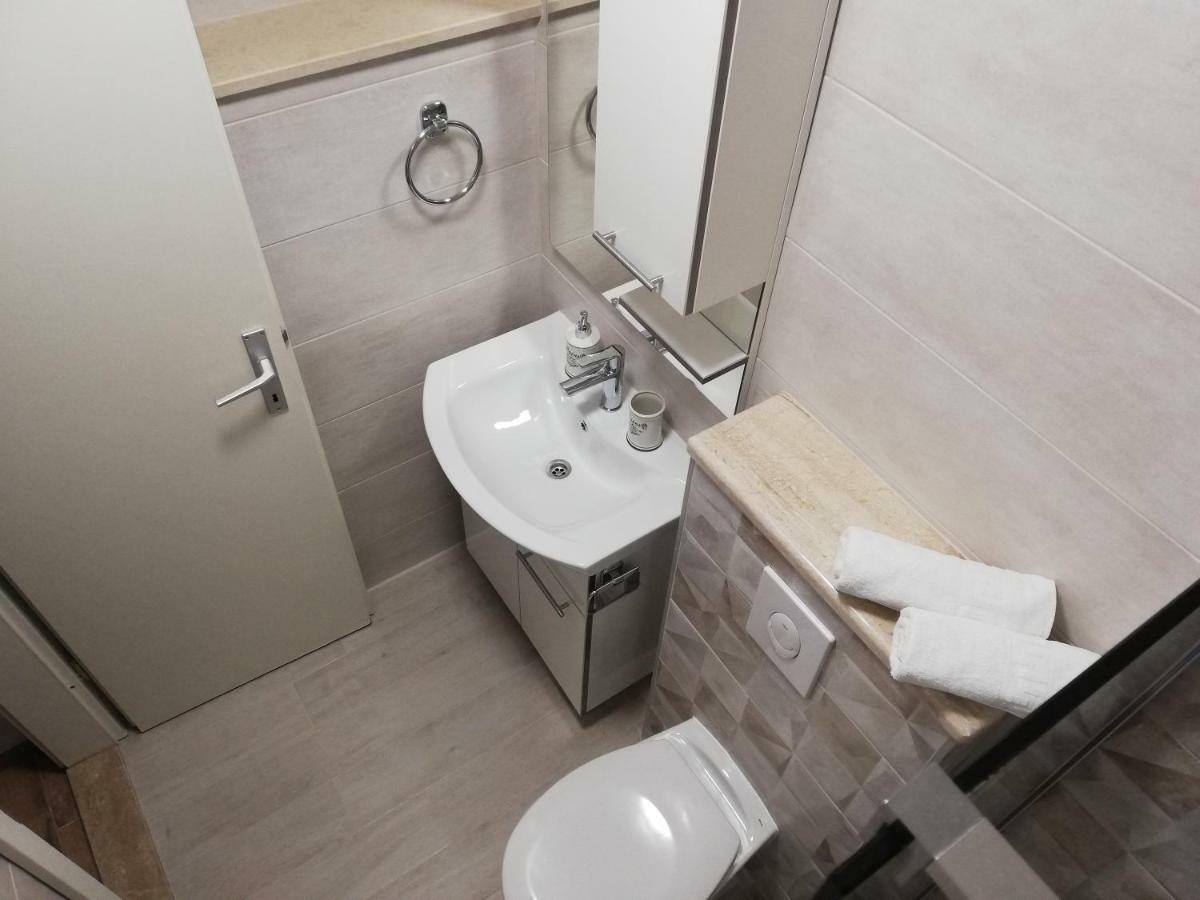 Apartmani Dina Макарска Экстерьер фото