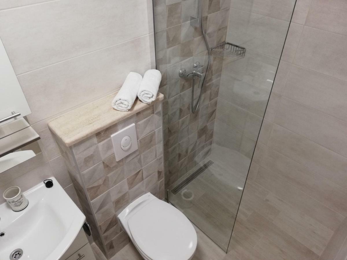 Apartmani Dina Макарска Экстерьер фото